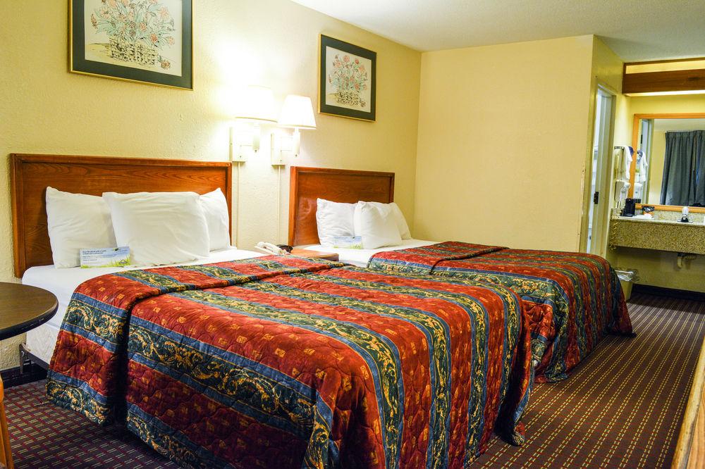 Days Inn By Wyndham Easley West Of Greenville/Clemson Area מראה חיצוני תמונה