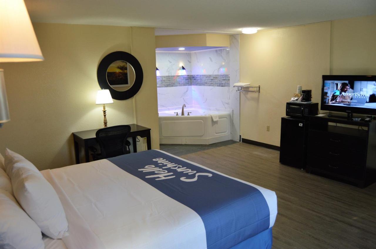 Days Inn By Wyndham Easley West Of Greenville/Clemson Area מראה חיצוני תמונה